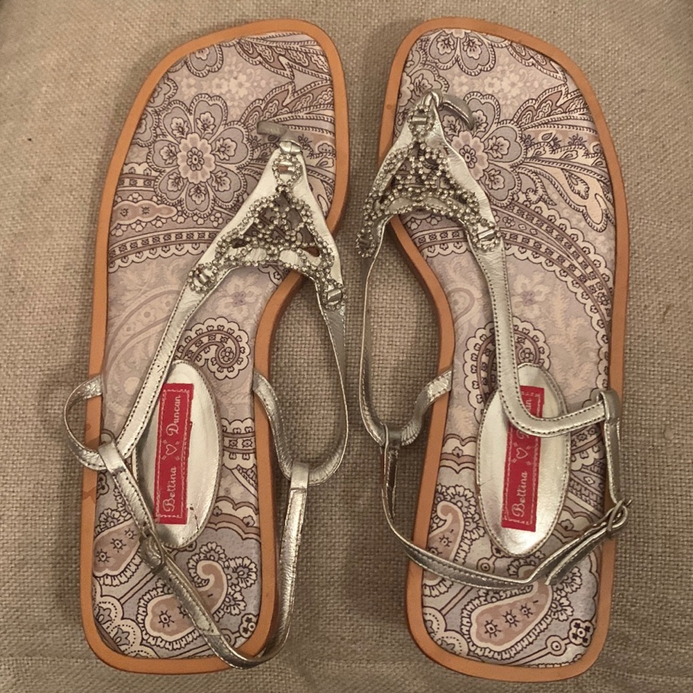 Gorgeous Bettina Duncan Thong Sandals